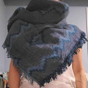 Aritzia blanket Diamond Scarf
